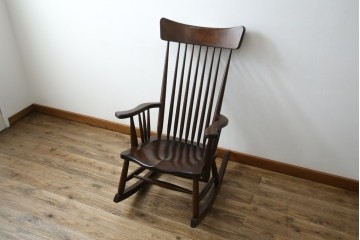 中古　美品　松本民芸家具　J型　くつろぎの時間にぴったりなロッキングチェア　定価約24万円　(R-085450)