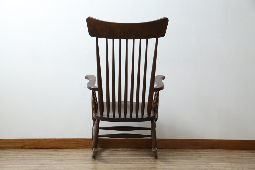 中古　美品　松本民芸家具　J型　くつろぎの時間にぴったりなロッキングチェア　定価約24万円　(R-085450)