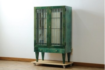 中古　美品!!　希少!!　イタリア高級家具　アルド・トゥーラ(ALDO TURA)　仔山羊革張り　独特の質感が際立つキャビネット　(R-085451)