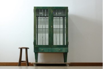 中古　美品!!　希少!!　イタリア高級家具　アルド・トゥーラ(ALDO TURA)　仔山羊革張り　独特の質感が際立つキャビネット　(R-085451)