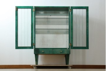 中古　美品!!　希少!!　イタリア高級家具　アルド・トゥーラ(ALDO TURA)　仔山羊革張り　独特の質感が際立つキャビネット　(R-085451)