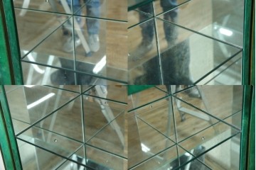 中古　美品!!　希少!!　イタリア高級家具　アルド・トゥーラ(ALDO TURA)　仔山羊革張り　独特の質感が際立つキャビネット　(R-085451)