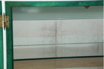 中古　美品!!　希少!!　イタリア高級家具　アルド・トゥーラ(ALDO TURA)　仔山羊革張り　独特の質感が際立つキャビネット　(R-085451)