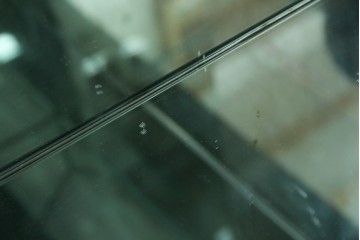 中古　美品!!　希少!!　イタリア高級家具　アルド・トゥーラ(ALDO TURA)　仔山羊革張り　独特の質感が際立つキャビネット　(R-085451)