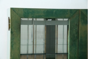 中古　美品!!　希少!!　イタリア高級家具　アルド・トゥーラ(ALDO TURA)　仔山羊革張り　独特の質感が際立つキャビネット　(R-085451)