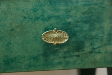 中古　美品!!　希少!!　イタリア高級家具　アルド・トゥーラ(ALDO TURA)　仔山羊革張り　独特の質感が際立つキャビネット　(R-085451)