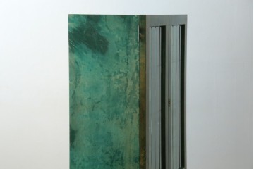 中古　美品!!　希少!!　イタリア高級家具　アルド・トゥーラ(ALDO TURA)　仔山羊革張り　独特の質感が際立つキャビネット　(R-085451)