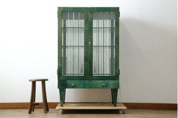 中古　美品!!　希少!!　イタリア高級家具　アルド・トゥーラ(ALDO TURA)　仔山羊革張り　独特の質感が際立つキャビネット　(R-085451)