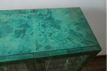 中古　美品!!　希少!!　イタリア高級家具　アルド・トゥーラ(ALDO TURA)　仔山羊革張り　独特の質感が際立つキャビネット　(R-085451)