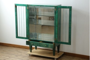 中古　美品!!　希少!!　イタリア高級家具　アルド・トゥーラ(ALDO TURA)　仔山羊革張り　独特の質感が際立つキャビネット　(R-085451)