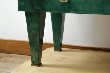 中古　美品!!　希少!!　イタリア高級家具　アルド・トゥーラ(ALDO TURA)　仔山羊革張り　独特の質感が際立つキャビネット　(R-085451)