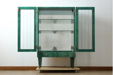 中古　美品!!　希少!!　イタリア高級家具　アルド・トゥーラ(ALDO TURA)　仔山羊革張り　独特の質感が際立つキャビネット　(R-085451)