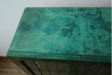 中古　美品!!　希少!!　イタリア高級家具　アルド・トゥーラ(ALDO TURA)　仔山羊革張り　独特の質感が際立つキャビネット　(R-085451)