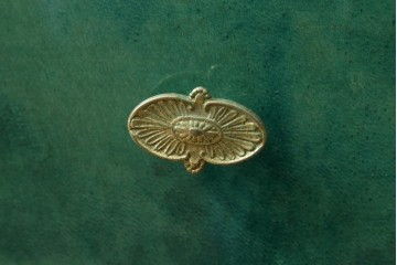 中古　美品!!　希少!!　イタリア高級家具　アルド・トゥーラ(ALDO TURA)　仔山羊革張り　独特の質感が際立つキャビネット　(R-085451)