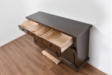 中古　美品　KASHIWA(柏木工)　WILDERNESS(ウィルダネス)シリーズ　K139　オーク材　味わい深い意匠のサイドボード　定価約39万円相当　(R-085455)