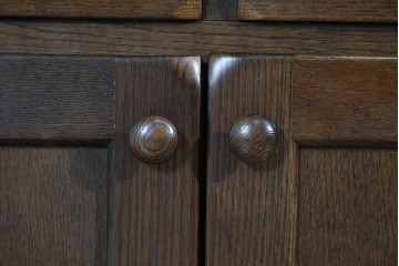 中古　美品　KASHIWA(柏木工)　WILDERNESS(ウィルダネス)シリーズ　K139　オーク材　味わい深い意匠のサイドボード　定価約39万円相当　(R-085455)