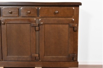 中古　美品　KASHIWA(柏木工)　WILDERNESS(ウィルダネス)シリーズ　K139　オーク材　味わい深い意匠のサイドボード　定価約39万円相当　(R-085455)