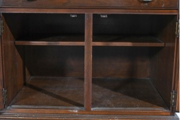 中古　美品　ETHAN ALLEN(イーセンアーレン)　クラシカルな意匠のガラス扉キャビネット　(R-085457)