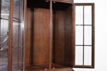 中古　美品　ETHAN ALLEN(イーセンアーレン)　クラシカルな意匠のガラス扉キャビネット　(R-085457)