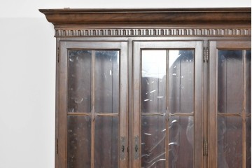 中古　美品　ETHAN ALLEN(イーセンアーレン)　クラシカルな意匠のガラス扉キャビネット　(R-085457)