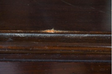 中古　美品　ETHAN ALLEN(イーセンアーレン)　クラシカルな意匠のガラス扉キャビネット　(R-085457)