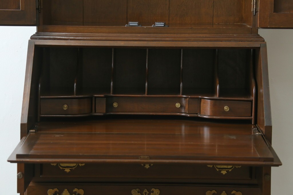 中古　ETHAN ALLEN(イーセンアーレン)　猫脚デザインのビューローブックケース　(R-085458)