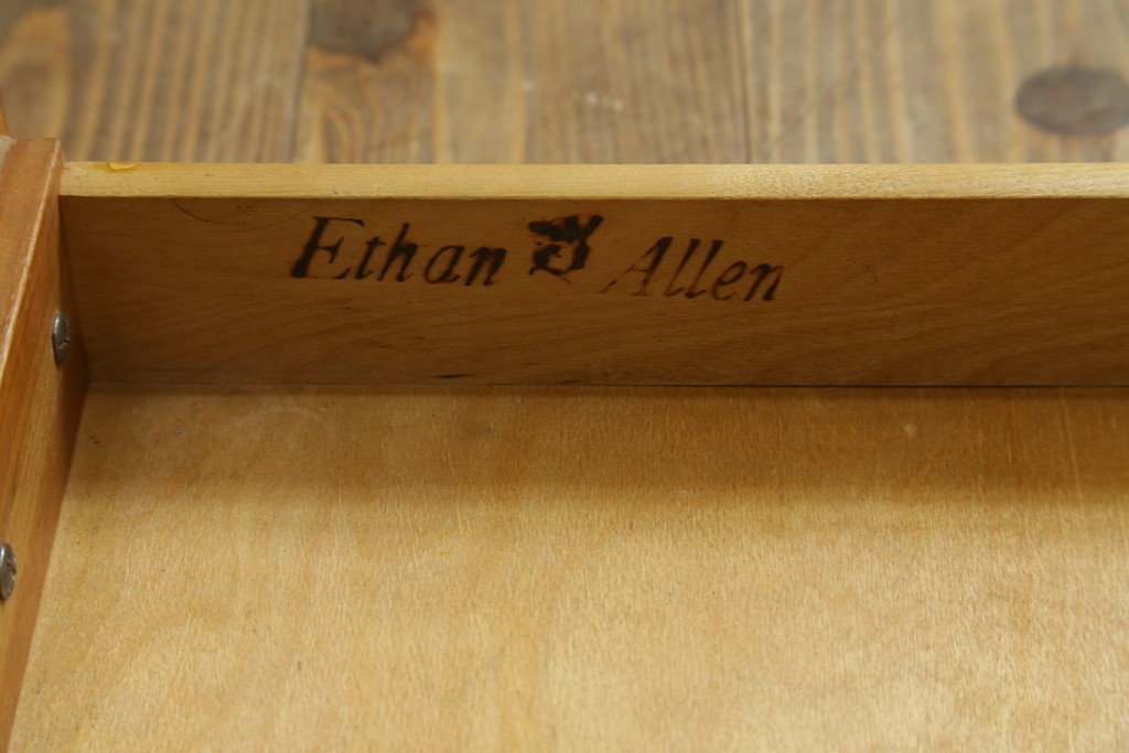中古　ETHAN ALLEN(イーセンアーレン)　猫脚デザインのビューローブックケース　(R-085458)