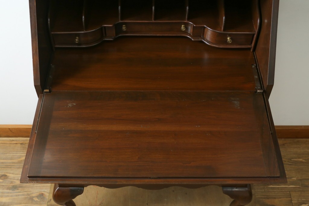 中古　ETHAN ALLEN(イーセンアーレン)　猫脚デザインのビューローブックケース　(R-085458)