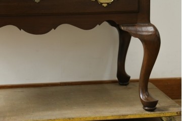 中古　ETHAN ALLEN(イーセンアーレン)　猫脚デザインのビューローブックケース　(R-085458)