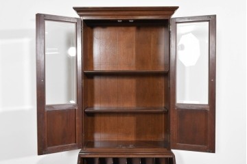 中古　ETHAN ALLEN(イーセンアーレン)　猫脚デザインのビューローブックケース　(R-085458)