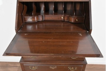 中古　ETHAN ALLEN(イーセンアーレン)　猫脚デザインのビューローブックケース　(R-085458)