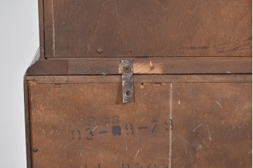 中古　ETHAN ALLEN(イーセンアーレン)　猫脚デザインのビューローブックケース　(R-085458)