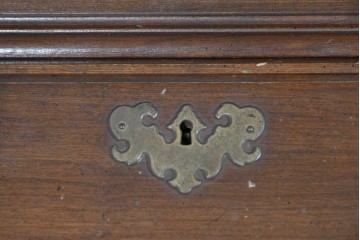 中古　ETHAN ALLEN(イーセンアーレン)　猫脚デザインのビューローブックケース　(R-085458)