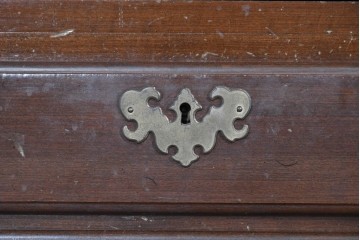 中古　ETHAN ALLEN(イーセンアーレン)　猫脚デザインのビューローブックケース　(R-085458)