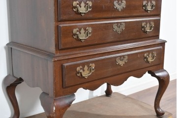 中古　ETHAN ALLEN(イーセンアーレン)　猫脚デザインのビューローブックケース　(R-085458)