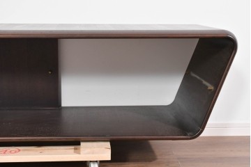 和製ヴィンテージ　希少デザイン　滑らかな曲線フォルムが目を引くローボード　(R-085459)