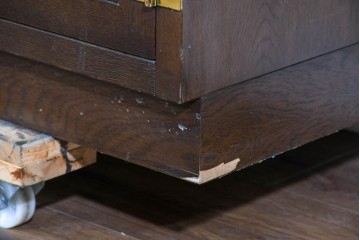 中古　カリモク　domani(ドマーニ)　Morganton(モーガントン)　真鍮金具とガラス扉のキャビネット　定価約70万円　(R-085460)