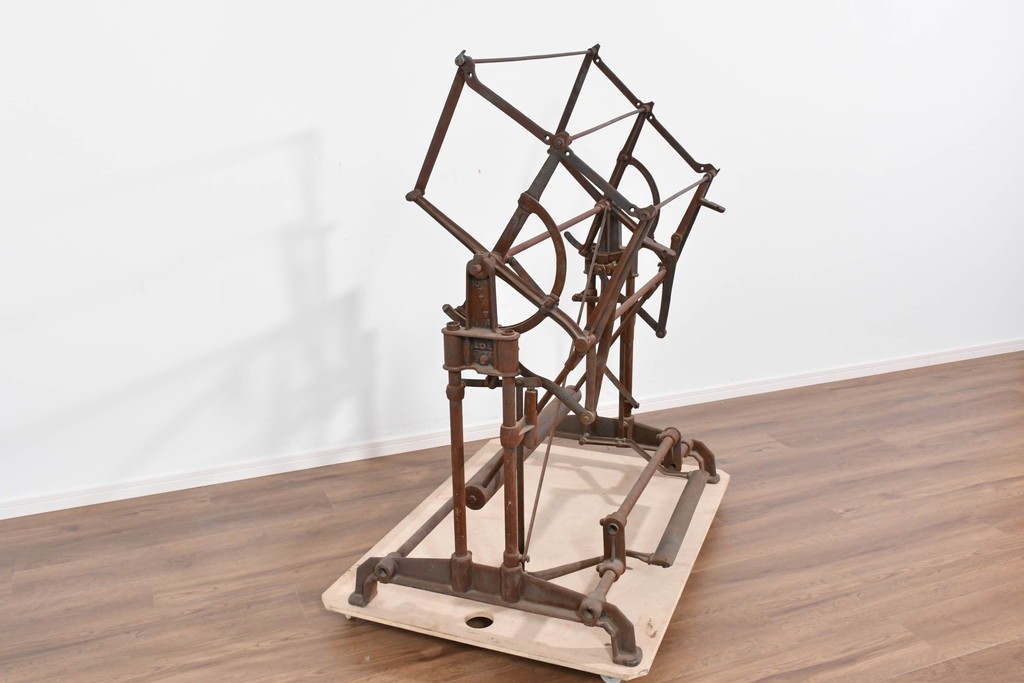 ヨーロッパアンティーク　OPTIMA製　錆びた風合いが味わい深い糸巻き機　(R-085461)