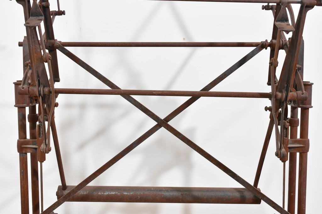 ヨーロッパアンティーク　OPTIMA製　錆びた風合いが味わい深い糸巻き機　(R-085461)