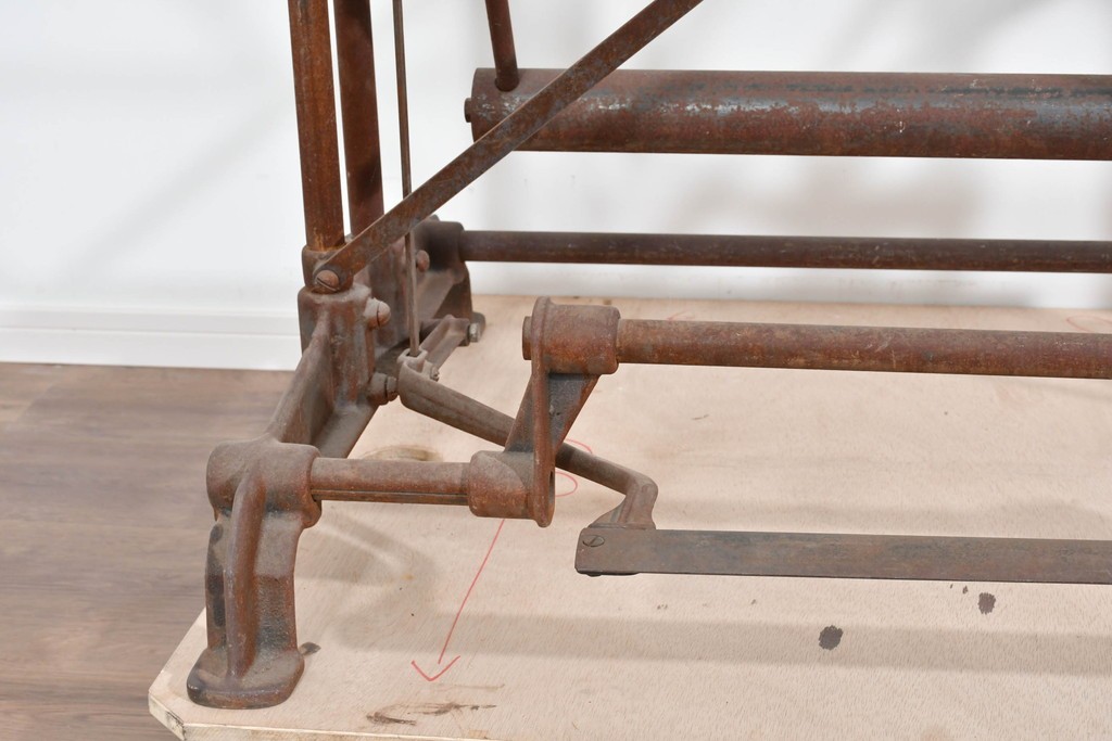 ヨーロッパアンティーク　OPTIMA製　錆びた風合いが味わい深い糸巻き機　(R-085461)