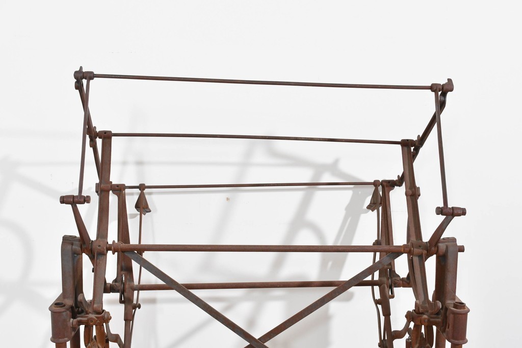 ヨーロッパアンティーク　OPTIMA製　錆びた風合いが味わい深い糸巻き機　(R-085461)