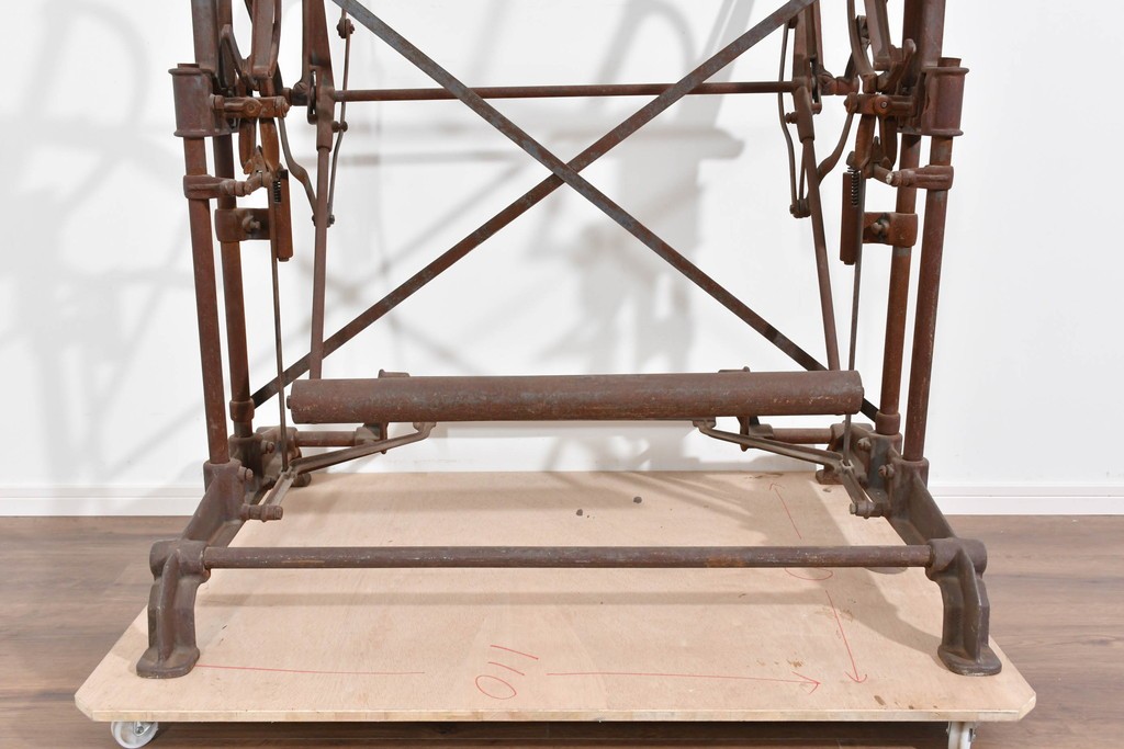 ヨーロッパアンティーク　OPTIMA製　錆びた風合いが味わい深い糸巻き機　(R-085461)