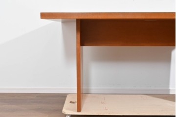 中古　arflex(アルフレックス)　BONTE(ボンテ)　シンプルで上品な4人掛けダイニングテーブル　定価約25万円　(R-085462)