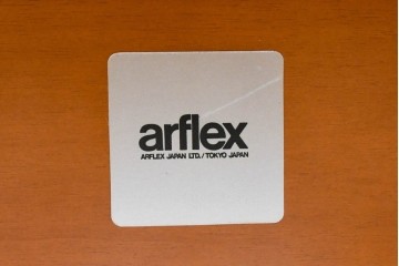 中古　arflex(アルフレックス)　BONTE(ボンテ)　シンプルで上品な4人掛けダイニングテーブル　定価約25万円　(R-085462)