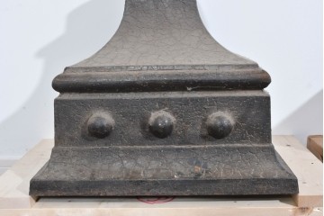 アメリカアンティーク　鋳物　無骨な味わいがある鉄製建築装飾部材(土台)2個セット　(R-085463)