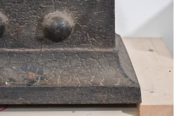 アメリカアンティーク　鋳物　無骨な味わいがある鉄製建築装飾部材(土台)2個セット　(R-085463)