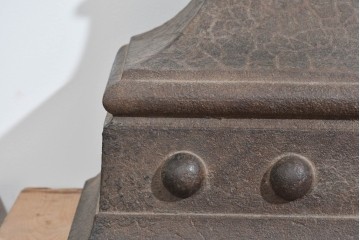 アメリカアンティーク　鋳物　無骨な味わいがある鉄製建築装飾部材(土台)2個セット　(R-085463)