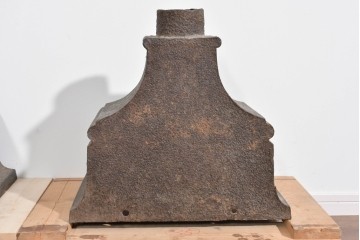 アメリカアンティーク　鋳物　無骨な味わいがある鉄製建築装飾部材(土台)2個セット　(R-085463)