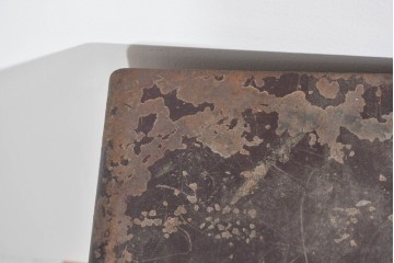 イギリスアンティーク　Bent Steel Safe(ベント・スティール・セーフ)　Withy Grove Stores Ltd(ウィジーグローブ・ストアーズ)　エンブレムが風格を添える重厚な金庫　(R-085464)