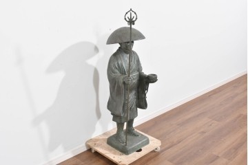 希少　特大　重さ約54kg　細部まで丁寧に表現された弘法大師のブロンズ像　定価約140万円相当　(R-085465)